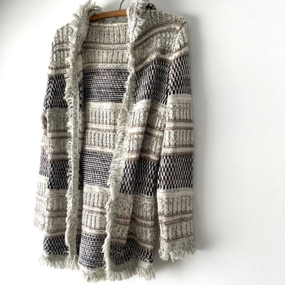 Sweaters - 🌲 Fringed boho cardigan